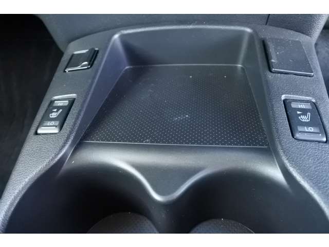シートヒーターがついているので寒い日にはうれしい装備です！