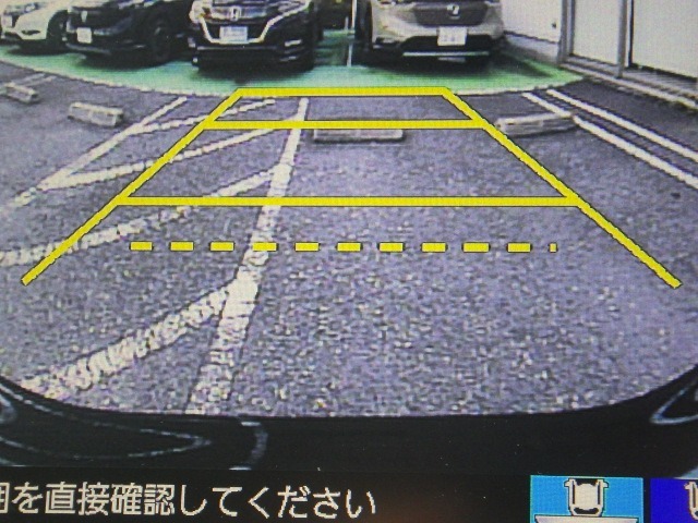 ◆◆バックカメラの画像です。ガイドラインがスムースな車庫入れをサポートいたします！車庫入れの安心感がアップしますね☆