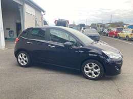 クルコン　オートライト　オートエアコン　ABS　エアバッグ　サイドエアバッグ　ワンセグTV　運転席助手席エアバッグ　電動格納ミラー　ETC　キーレス　盗難防止　ESC