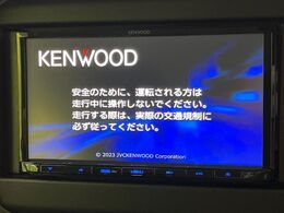 【ナビゲーション】目的地までしっかり案内してくれる使いやすいナビ。Bluetooth接続すればお持ちのスマホやMP3プレイヤーの音楽を再生可能！毎日の運転がさらに楽しくなります！！