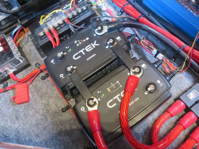 CTEK走行充電器で走行充電の効率を大幅に向上しております！