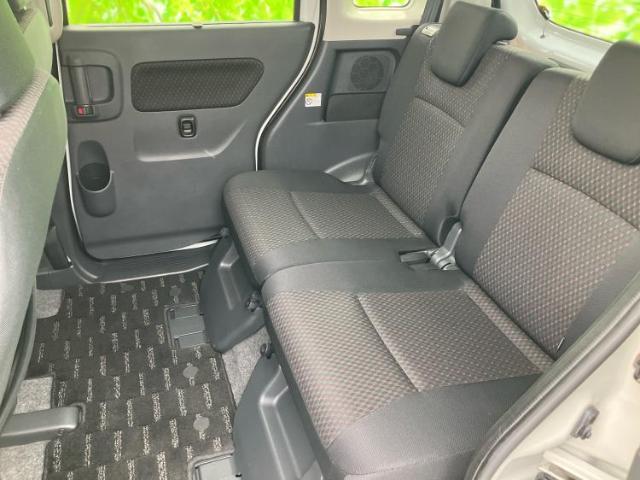 WECARSでは各商談席に大型モニターをご用意しております！見やすい大画面でゆったりと全国の在庫をご覧いただけます！是非ご来店お待ちしております！