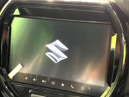 【メーカー純正ナビ】インテリアに溶け込むスタイリッシュな「専用設計」メーカーナビを装備♪視認性や操作性など基本性能にも優れ、より上質なカーライフをお楽しみいただけます。