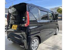 運転席助手席にはシートヒーターも完備。勿論エアコンはオートエアコン。天井には後席や室内の循環を目的とした送風機も装備。快適室内空間を演出！多彩なシートアレンジも魅力的＾＾