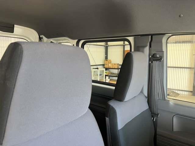 【外装クリーニング】どのような用途であっても、ご購入いただくお車は綺麗にお渡ししたい。そんな思いで外装のクリーニング、磨き作業などを施したお車の綺麗さも専門館の魅力です！