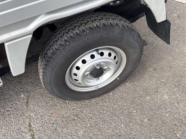 車検整備・修理・板金塗装・オイル交換・タイヤ交換など、お車のことならなんでもご相談下さい。