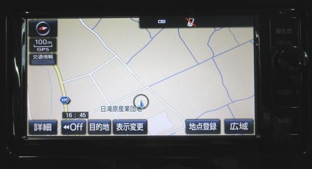 ナビは純正品。フルセグテレビ・CD・DVD・Bluetooth・SDオーディオ対応。