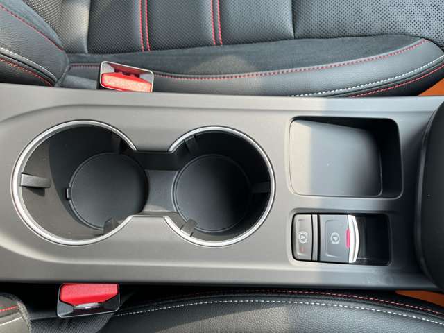 将来的な不具合等のトラブルを避ける為、修復歴・事故歴のある車は展示しておりません＾＾