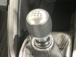 【フロア6速MT】走りの6速MT！！スポーティーな走行をお楽しみいただけます♪