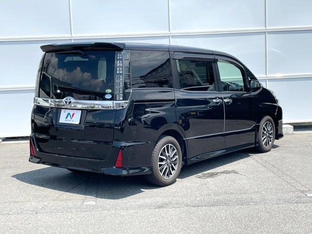 親切・丁寧な専門メカニックスタッフが応対！・車検・点検整備・事故等の修理などアフターサービスも安心。お車のカスタマイズもネクステージのサービススタッフまでご相談ください！