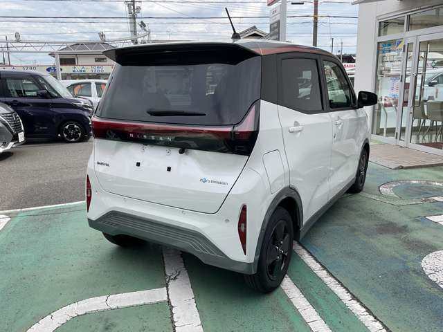 衝突被害軽減ブレーキや前後踏み間違い防止アシストなど安全装備も充実しています。