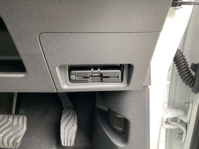 ここに ETC付いております。高速道路の料金所もスイスイ♪