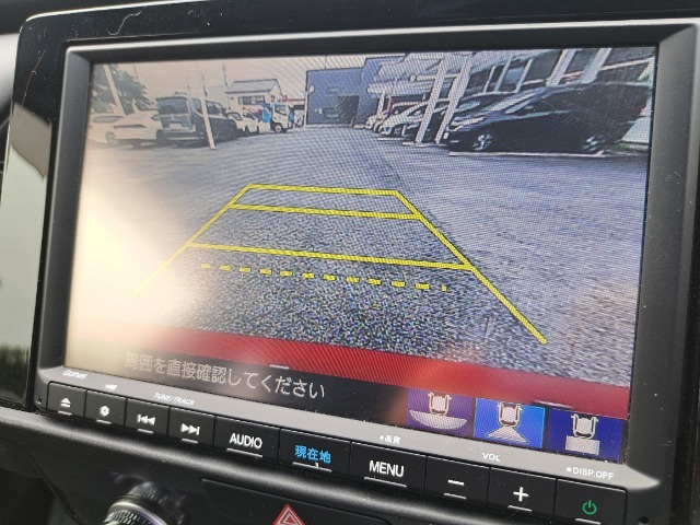 バックカメラのお写真です。駐車が苦手な方でも楽に駐車が行えますね♪