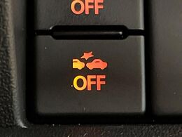 【スズキ　セーフティサポート】走行中に前方の車両等を認識し、衝突しそうな時は警報とブレーキで衝突回避と被害軽減をアシスト。より安全にドライブをお楽しみいただけます。