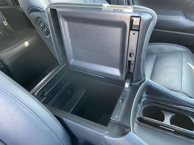 店舗にて現車の確認もいただけますので、お電話で在庫のご確認の上是非ご来店くださいませ！！！