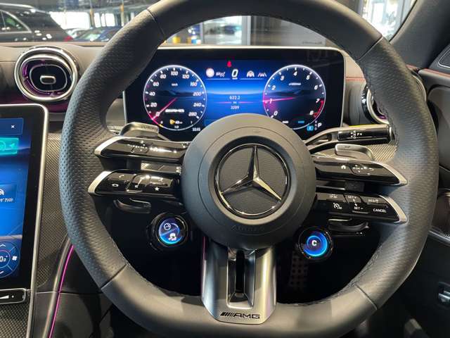 車両は屋内展示しておりますので天候に関係なくごゆっくりコンディションご確認頂けます。車両を倉庫へ保管している場合が御座いますのでご来店前に在庫確認頂けると幸いです。TEL072-784-8800