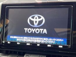 【大画面ナビ】人気の大型9インチナビを装備。存在感のある大画面はインパクト大！ナビ利用時のマップ表示は見やすく、テレビやDVDは臨場感がアップ！いつものドライブがグッと楽しくなります♪