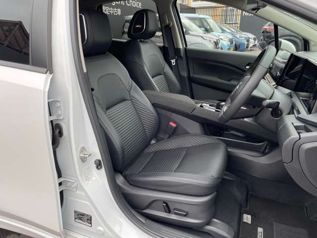 運転席パワーシート付