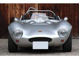 軽量な車体とトルクフルなエンジンに加えて、路面への追従性も向上しています。