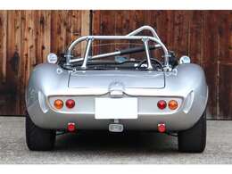 もちろんIRSはサスペンションセッティング幅が広がり、ツーリングシーンからサーキットでのスポーツ走行まで幅広く対応することができます。