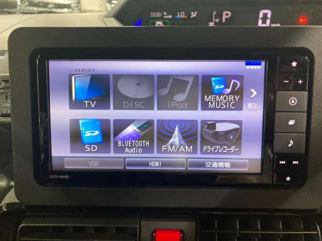 【純正ナビ】　こちらのお車のナビはCD/DVD再生・フルセグTVの視聴・BLUETOOTHオーディオがお使いいただけます！