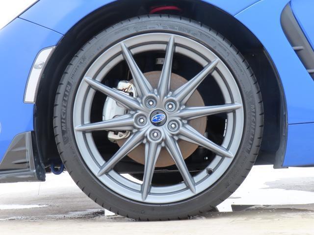 ■SUBARUが、デザインを通じて実現したいこと。それは、エモーショナルなデザインによってお客様の人生をイキイキと彩り、力強く堅実なデザインによって、長く使いたくなる信頼感や安心感を提供することです。
