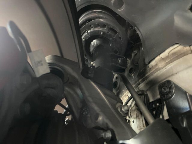 下回りの劣化予防の為の防錆加工の施工も承っております。降雪地域はもちろん、沿岸部にお住いの方や、趣味でマリン・ウィンタースポーツをされる方に大変好評いただいております。