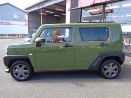 お車を見られる際には是非エンジンルームもチェックしてみてください！その仕上がりに驚かれるはずです！！