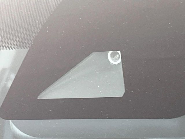 【トヨタセーフティセンス】走行中に前方の車両等を認識し、衝突しそうな時は警報とブレーキで衝突回避と被害軽減をアシスト。より安全にドライブをお楽しみいただけます。
