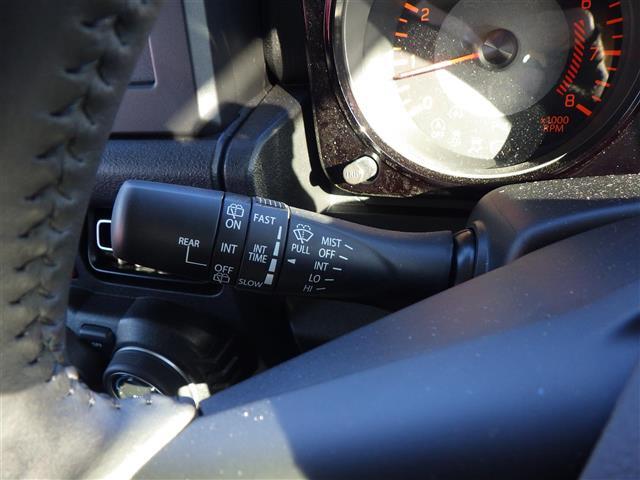 【後部座席操作部】後部座席を快適に過ごしていただくための便利な装備が付いています！