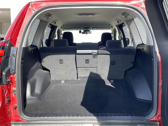 【シートアレンジ】乗せる人数、荷物によってシートをアレンジすれば、ダンボールなどの大きい荷物や、釣り具などの長尺物も載せられそうですね！