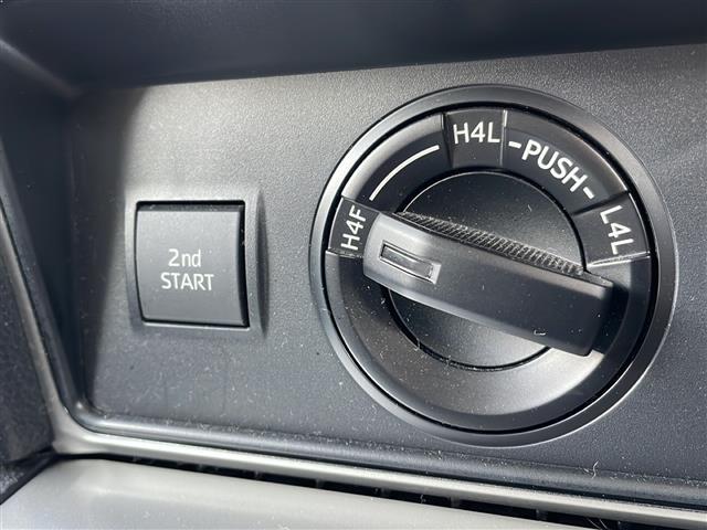 【運転席操作部】快適なドライブを楽しむための機能が装備されています！運転席から触れるので、使いやすいです！除菌プランいれていただくと、さらに清潔で安心していただけます！