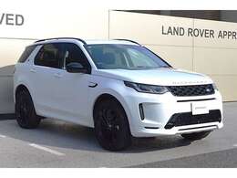 新たにデザインされたフロントグリルとバンパーが、低くワイドなスタンスを印象付けます。ランドローバー ディスカバリー Dynamicは、スポーティな魅力と多用途性を兼ね備えた1台