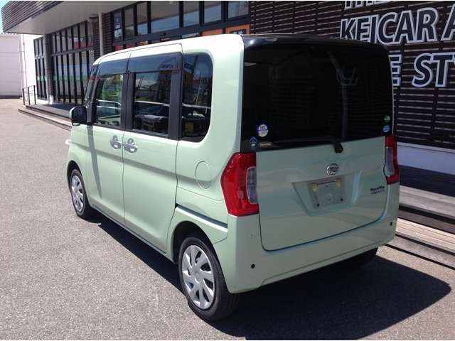 【届出済未使用車の得する価格】大量仕入れにより車両価格が割安な上重量税は払い込み済みで、登録月によっては取得税もかかりません。