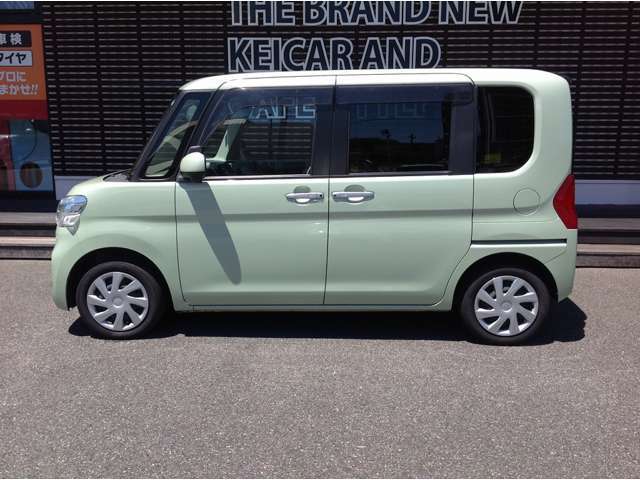 ケイカフェグループの在庫はなんと1500台以上。人気の届出済未使用車がオールメーカー豊富に揃って安心して選べます！本格的なカフェを併設した新しいコンセプトのお店です。