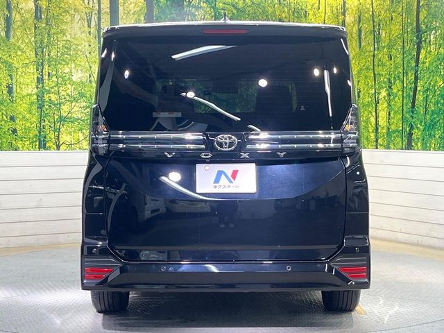 安心の最長10年・走行無制限保証（有償）をご用意。保証内容も充実はもちろん、無料点検＆オイル交換や、年中無休の全国・24時間ロードサービスも付帯されておりますのでご安心下さい。