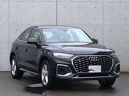 ●Audiが最初に採用したLEDポジショニングランプ。シャープなラインで昼間でも点けていたいと思うほど上品でオシャレです。夜間走行時はさらに目立ちます！