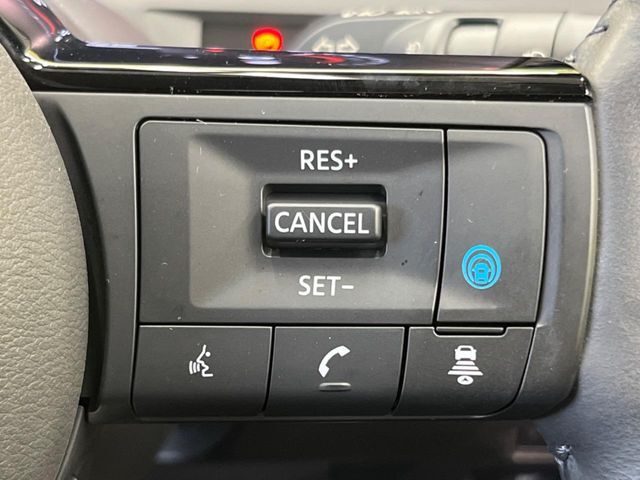 【プロパイロット】高速道路での長距離走行が楽に！！渋滞時と巡回走行のシーンで、アクセル・ブレーキ・ステアリングを自動で制御し、長距離運転の負担を軽減してくれます♪
