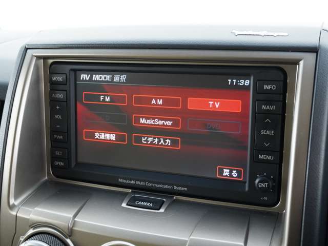 カーナビゲーションも付いておりますので初めての道でもスイスイ♪安心して走行していただけますね！