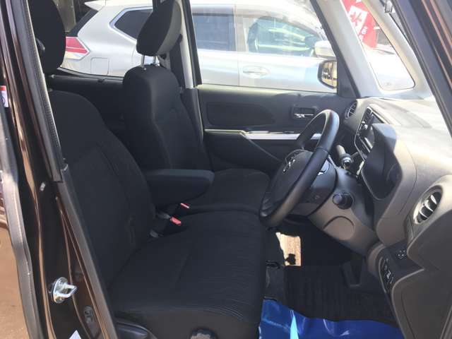 内装はリバティでは本当にこだわっています。なぜなら家族で乗る車だからです。お客様目線になった際に、こどもを乗せるならキレイなクルマのほうが安心と考えたからです。クリーニングは徹底しています。