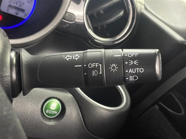 【オートライト】オートライトなのでライトの点け忘れを気にすることなく運転が出来ます♪