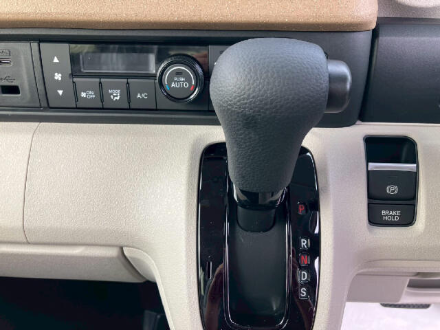 ★ナオイオートInstagram★[　＠naoiauto_car　]で検索！お得なセール情報や人気のお車を動画で紹介しております！