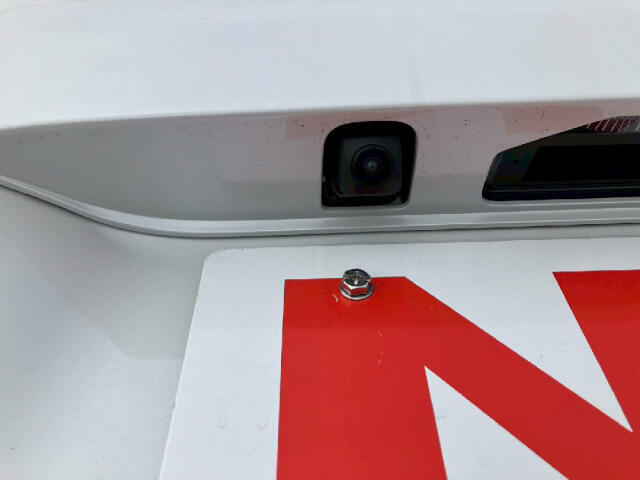 入庫後のお車は選任のスタッフによる清掃を実施！足回り、エンジンルーム、室内、室外を隅々まで綺麗にしております！全国配送も可能ですので、ご相談下さい！