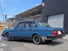 県外のお客様もご安心ください　手続きは書類を郵送いたしますのでご来店いただかなくても大丈夫！　ご納車もご自宅までお届けいたします（陸送会社の輸送にて）　もちろんご来店での納車も可能です。