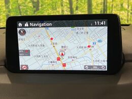 【マツダコネクトナビ】車内の雰囲気にマッチした一体型タイプのナビ。各種車輌設定やBluetooth再生等、様々な機能が楽しめます。直感的なダイヤル操作が可能で、使い勝手も良好です。