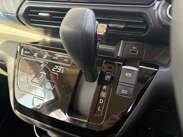 【シフト】簡単操作で老若男女で運転を楽しめます★