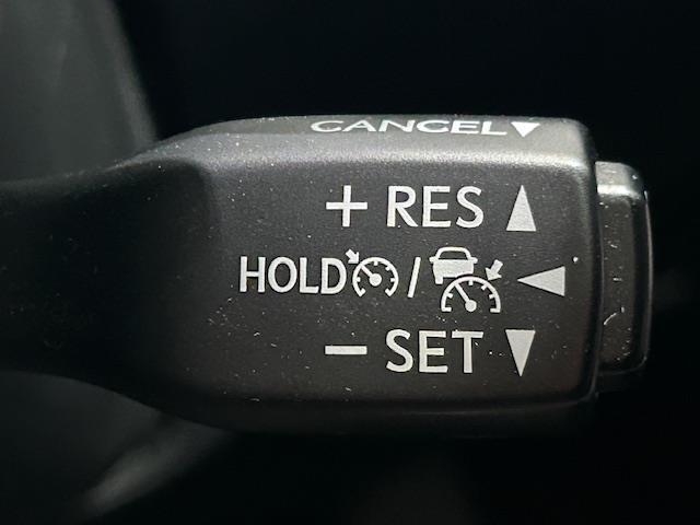 クルーズコントロール搭載。クルーズコントロールとは、アクセルを踏まなくても一定の速度で走ることができる機能です。高速走行時にストレスなく走行して頂けます！