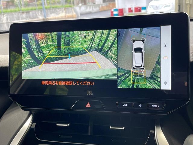 【パノラミックビューモニター】専用のカメラにより、上から見下ろしたような視点で360度クルマの周囲を確認することができます☆死角部分も確認しやすく、狭い場所での切り返しや駐車もスムーズに行えます。