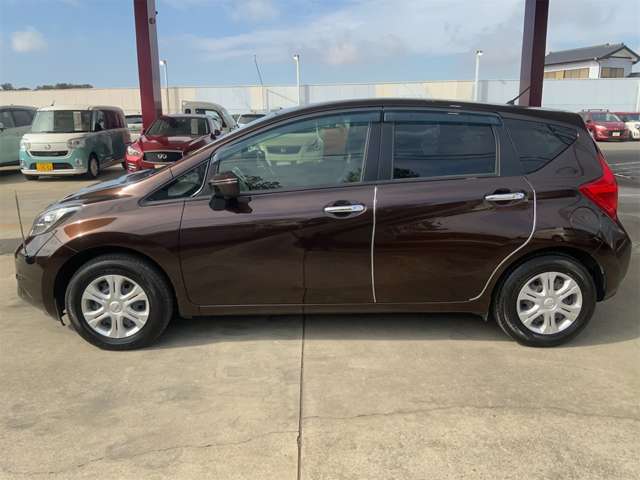 当店では仕入れた車両を全車商品管理センターにて室内クリーニングや外装の磨き施工等、徹底した商品車仕上げを行っております。良質な車両だからこそ、掲載写真の加工は一切行っておりません！！！