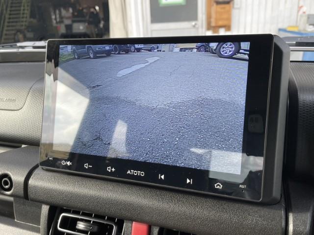 バックカメラが付いておりますので、夜間の駐車や狭い駐車場も安全に駐車出来ます★